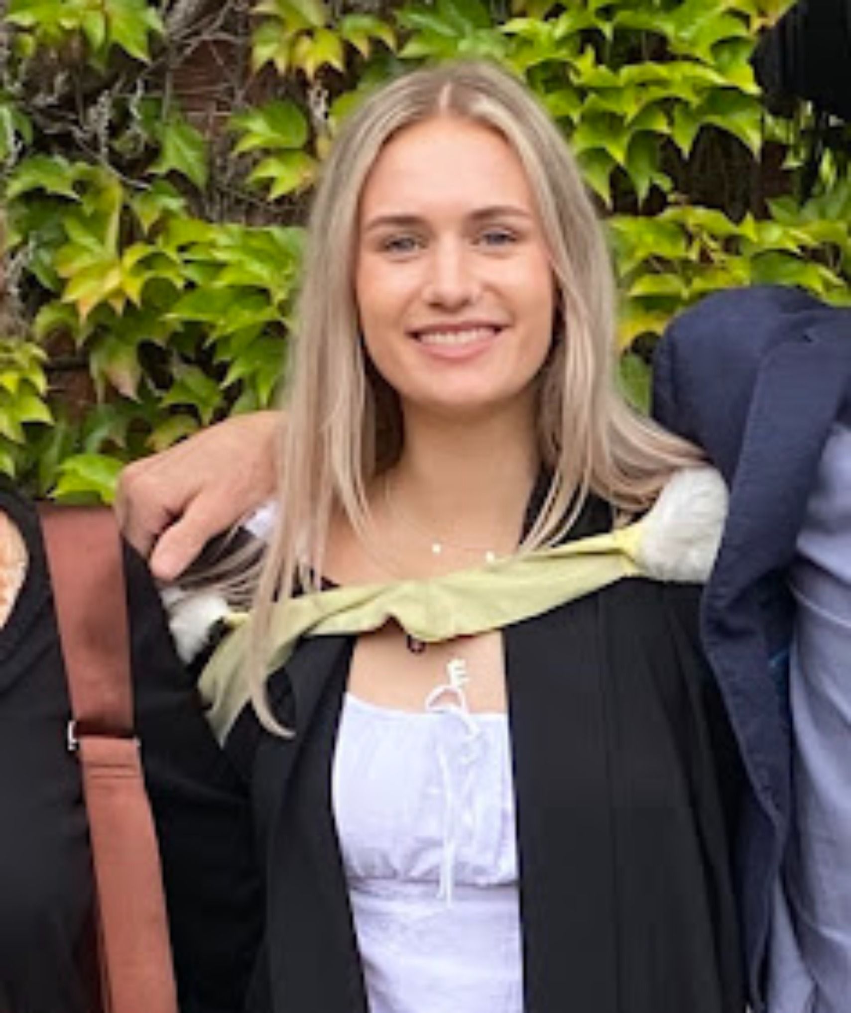 Evie Operations Associate at Urban Jungle Insurance